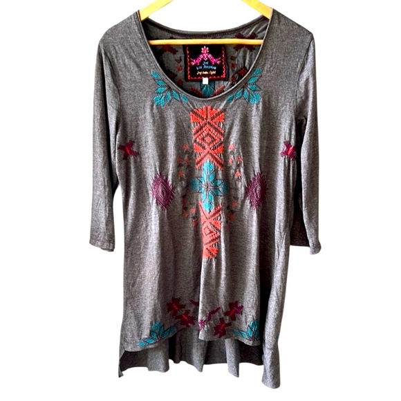 Johnny Was Tops - 012JW // Johnny Was Los Angeles Cotton Blend Embroidered Boho Hem Tunic // L